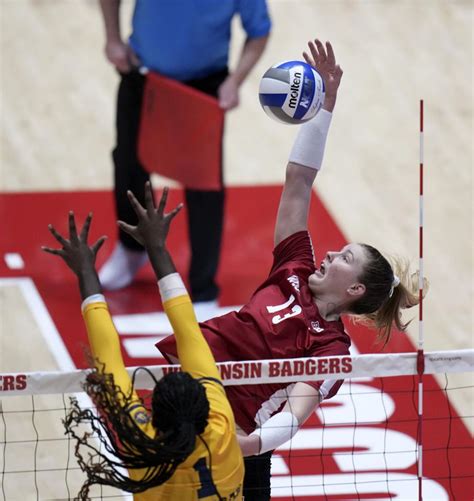 wisconsin volleyball team nude pic|UWPD investigating sharing of sensitive photos, video of。